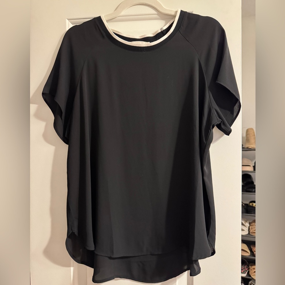 LOFT Black and White Flowy Top